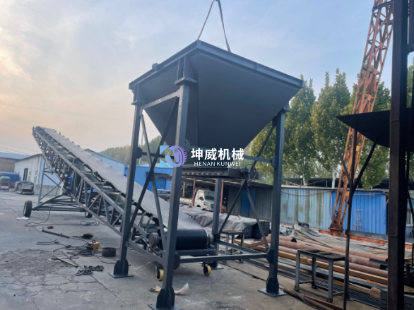 發往柬埔寨移動皮帶機